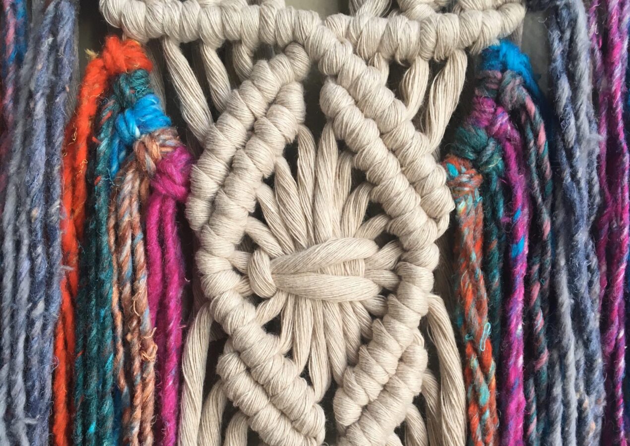 Macrame, Hot to Knot